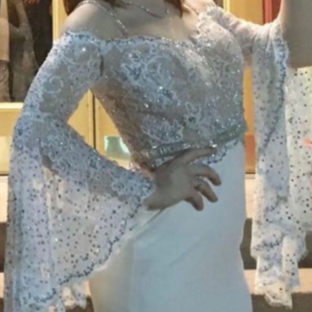PROM DRESS - Picture 3 of 3